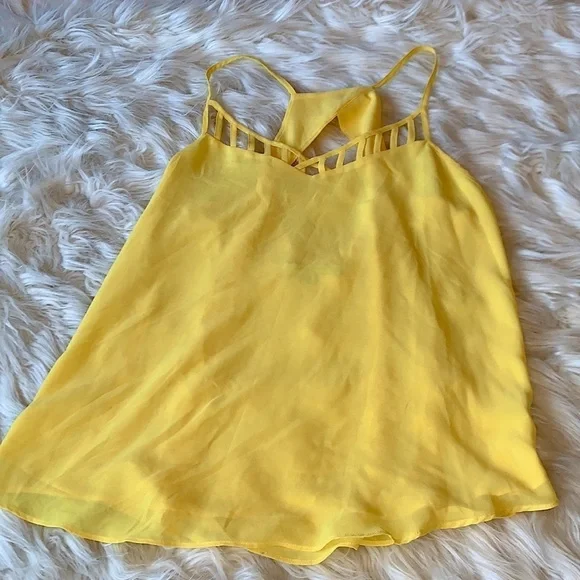 Naked Zebra Yellow Cut Out Sleeveless Blouse Size Small - Picture 1 of 7